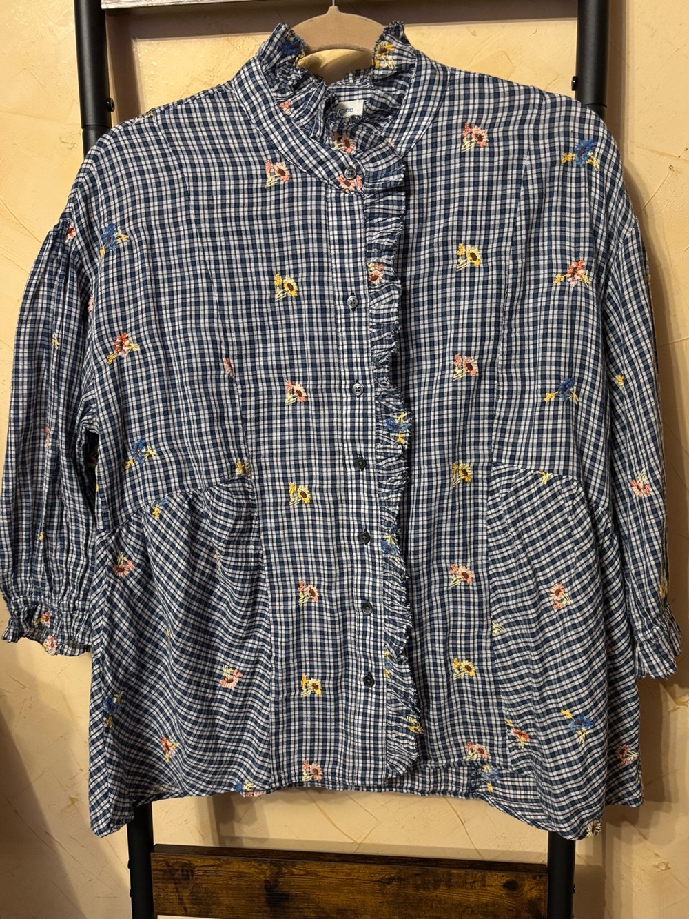 Sundance Size S Button Front Blouse with Floral Embroidery